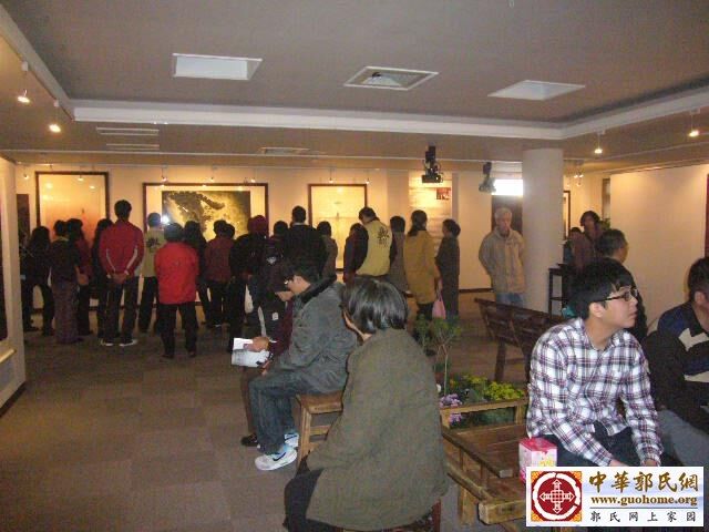 10郭关禅画全球巡回佛光山展 工作人员导览.JPG