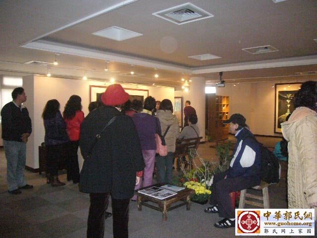 11郭关禅画全球巡回佛光山展 工作人员导览.JPG