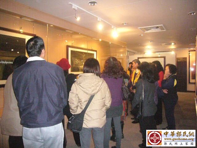 15郭关禅画全球巡回佛光山展 工作人员导览.JPG