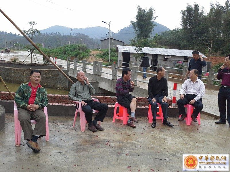 管委会领导讨论方案