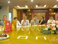 贵州代表和各地宗亲在一起