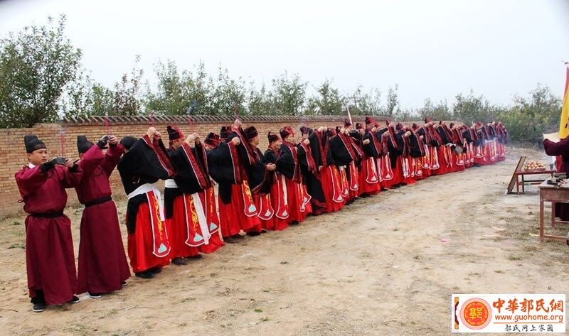 第二次在子仪公陵祭奠（2013年11月8日）