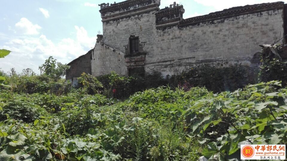 金霞山始祖启元公墓庐残存部分（未拆毁前）