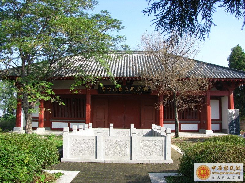 [转帖]孝堂山郭氏墓石祠